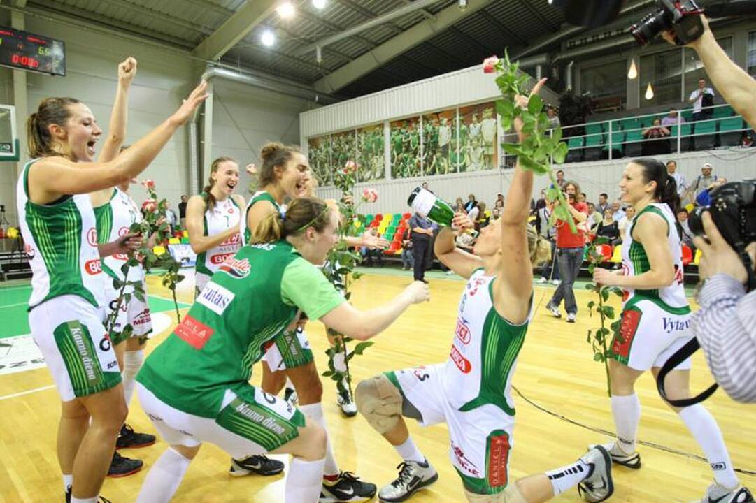Lietuvos moterų krepšinio auksas ir bronza – kaunietėms