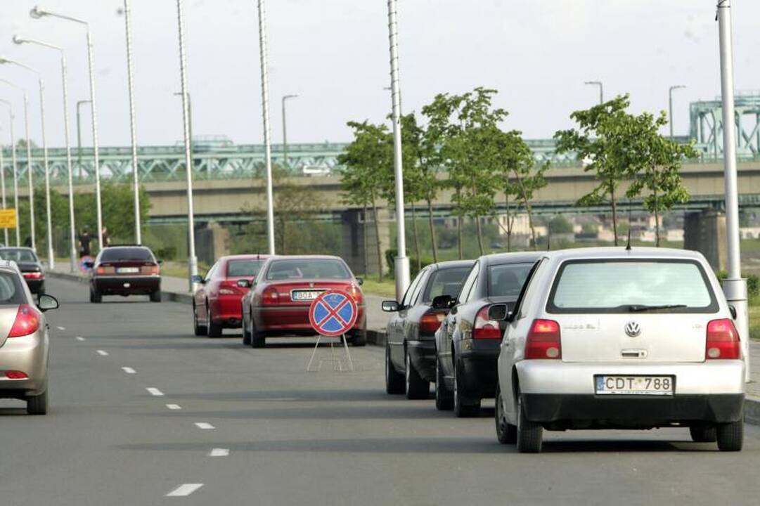 Kauno policininkai motociklininkų šėlsmą ramino tik iki 22 val. (papildyta)