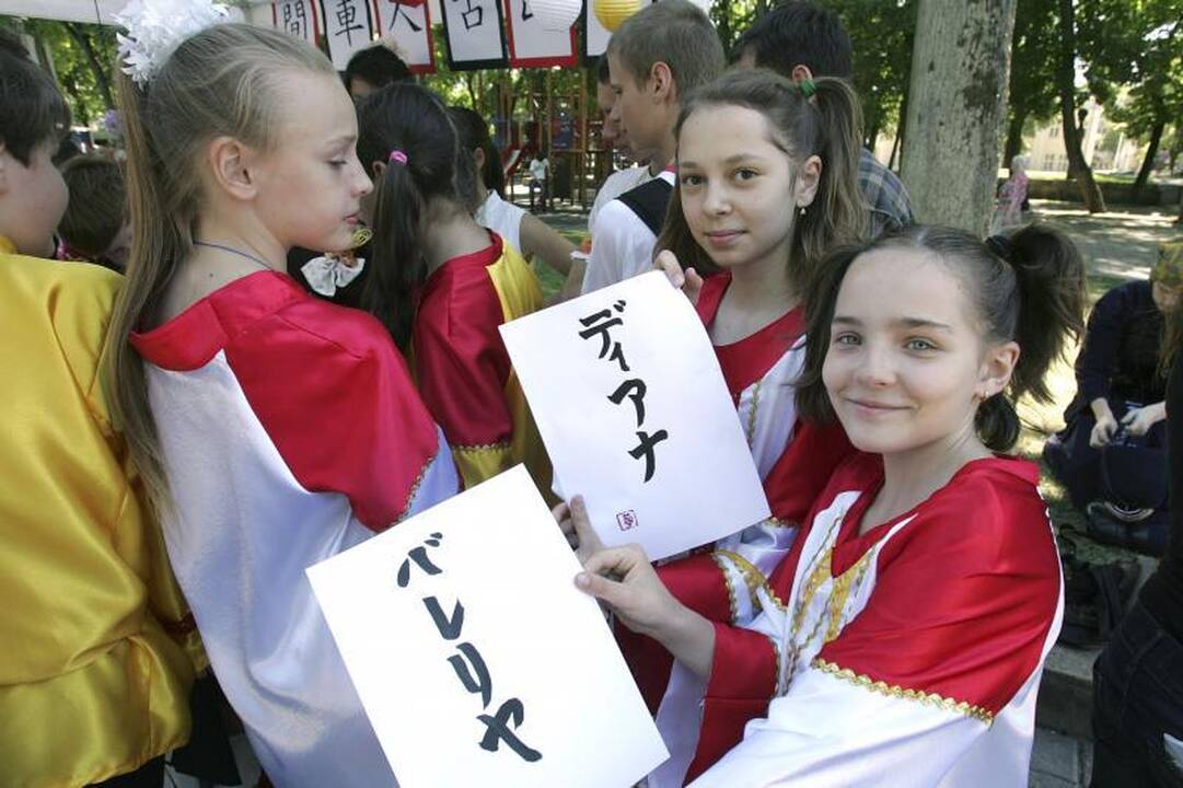 "Kultūrų tiltai": nuo indėnų mandalų iki japonų hieroglifų