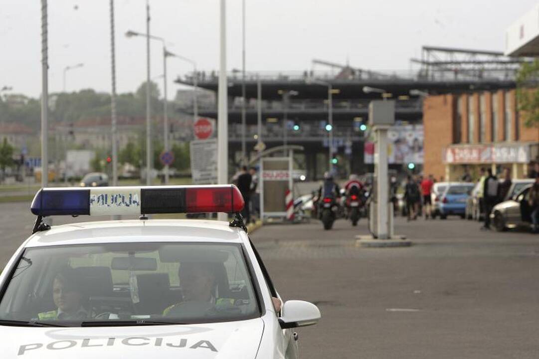 Kauno policininkai motociklininkų šėlsmą ramino tik iki 22 val. (papildyta)