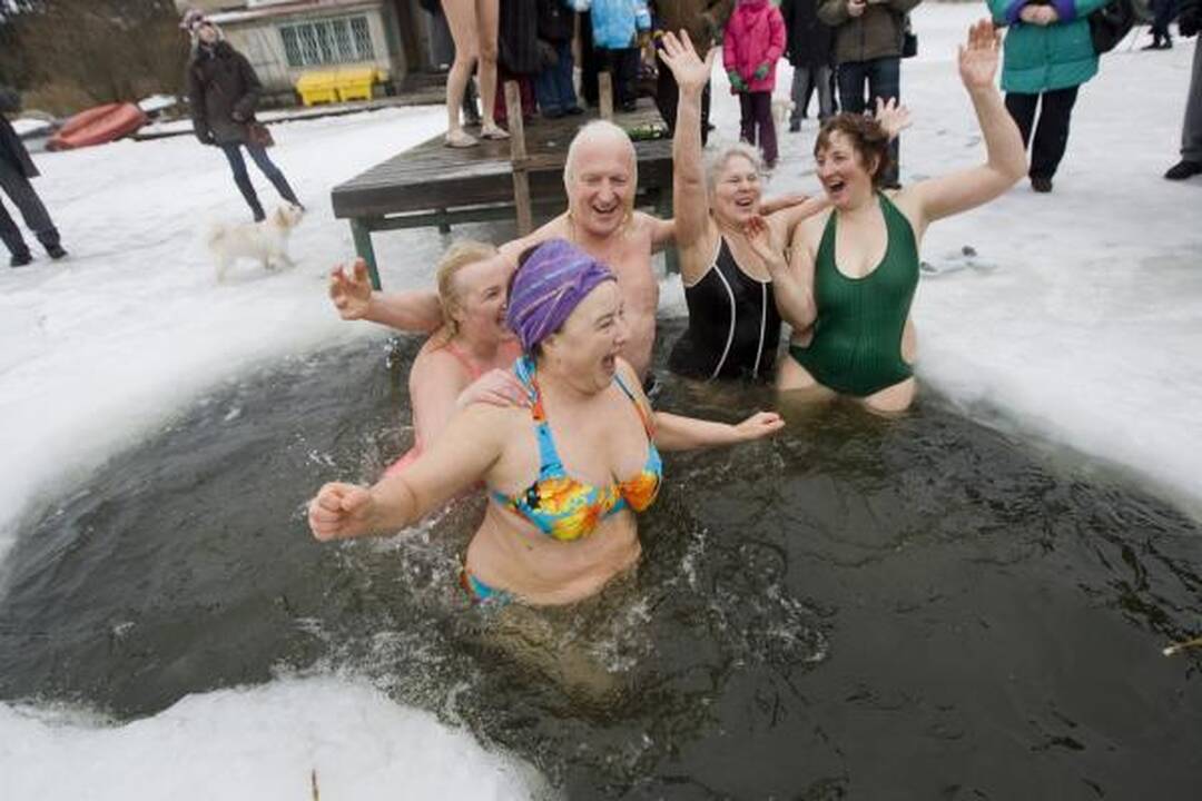 Vilniaus ruoniai iš peties sudrumstė Salotės ežerą