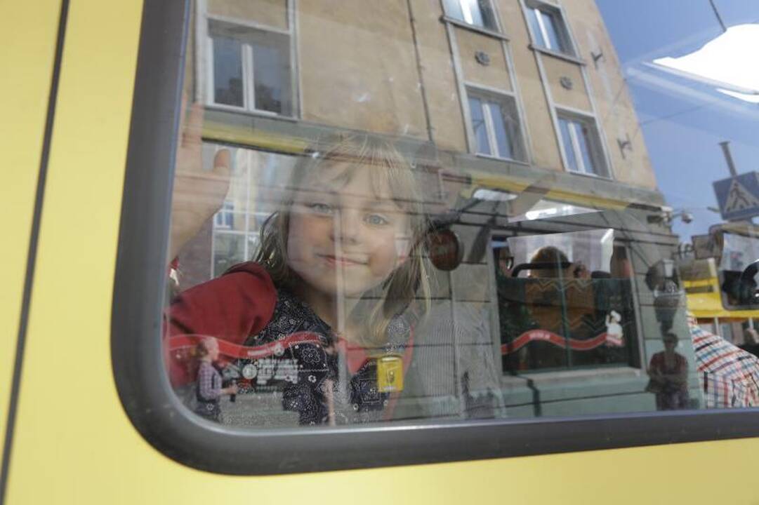 Klaipėdos moksleiviams aidėjo paskutinis skambutis