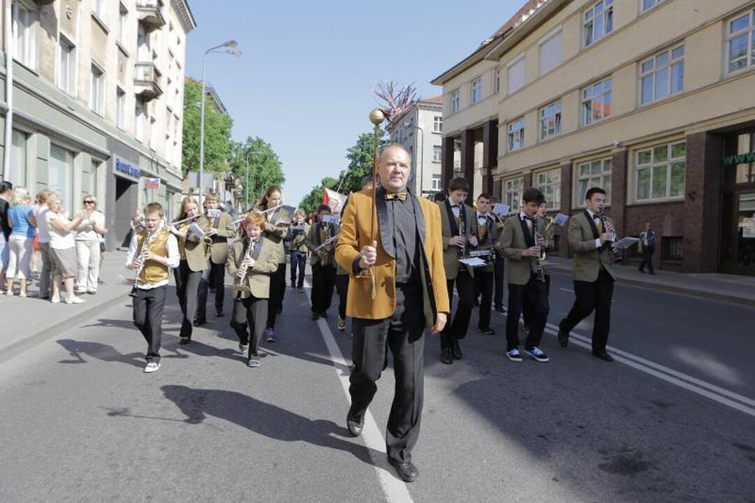 Klaipėdos moksleiviams aidėjo paskutinis skambutis
