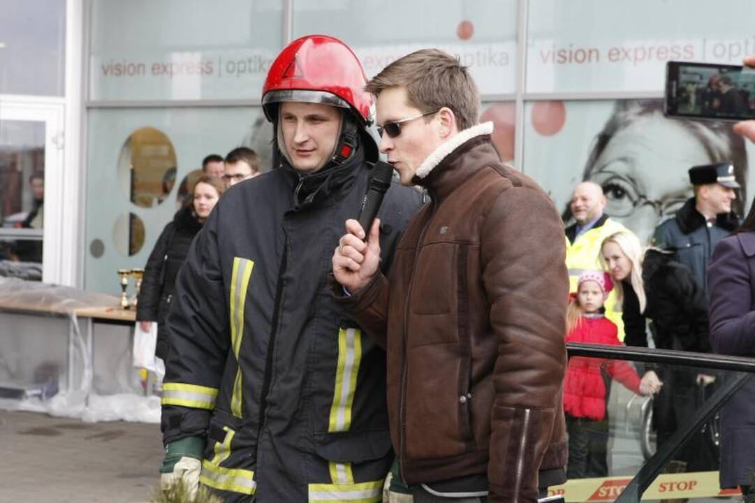 Klaipėdos merą vadavo iš sumaitotos mašinos