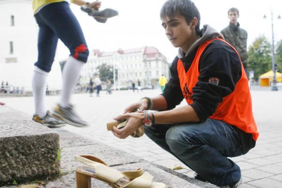 Bėgime su aukštakulniais nugalėjo vaikinas