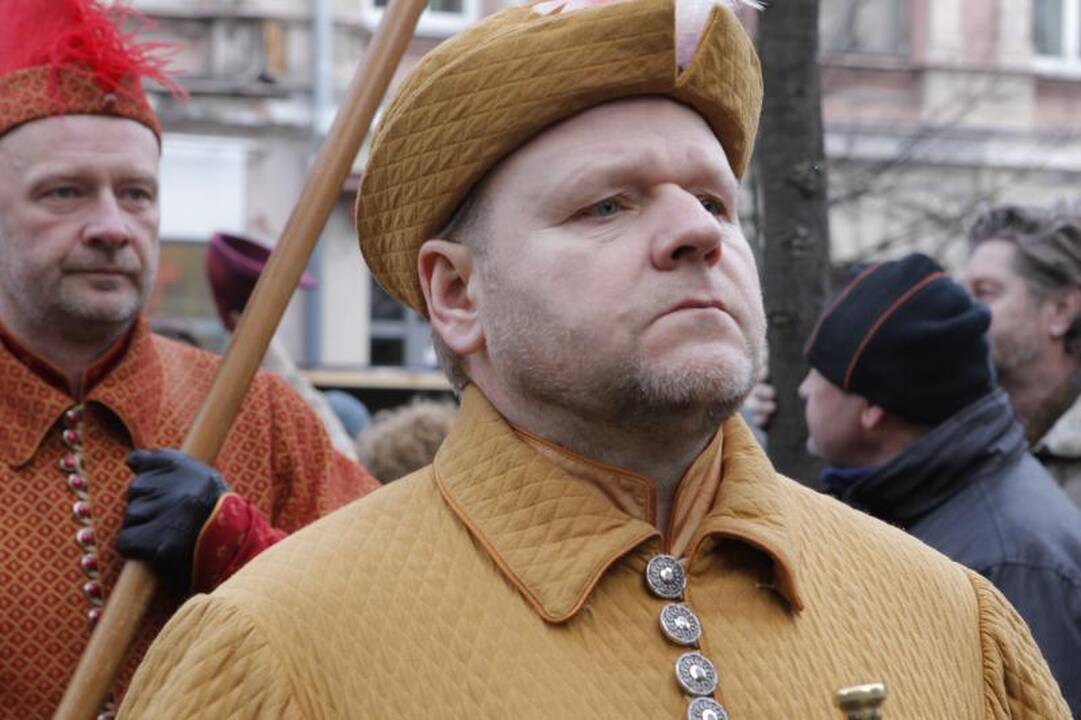 Mugėje įsigytas verbas Prezidentė veš į Vatikaną