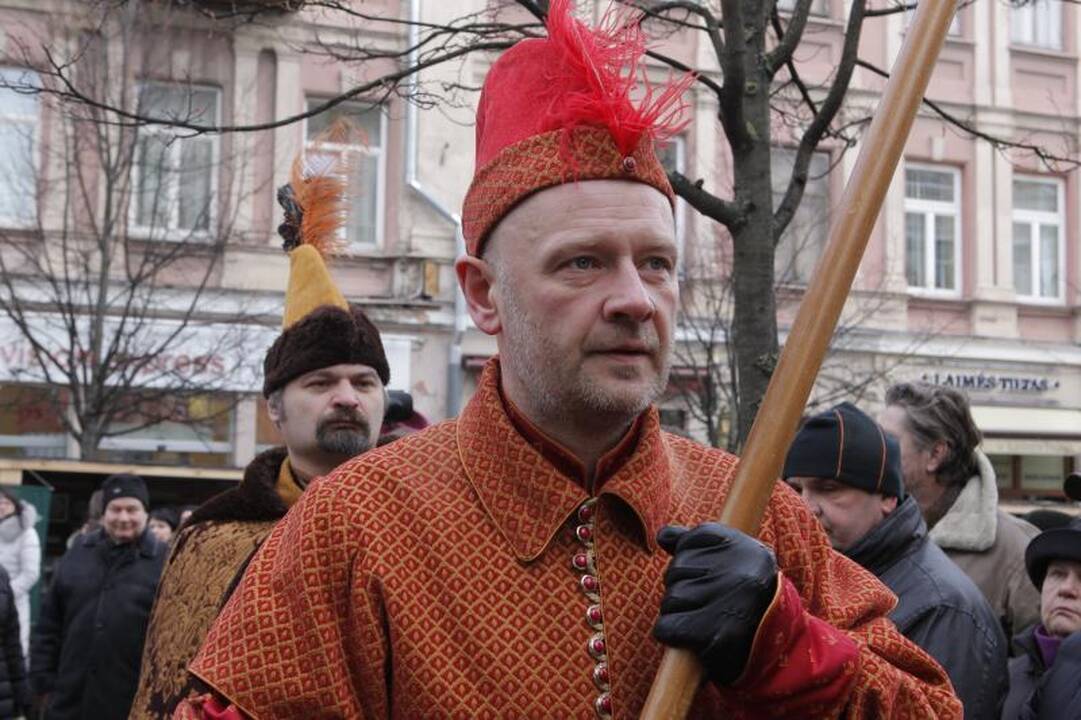 Mugėje įsigytas verbas Prezidentė veš į Vatikaną