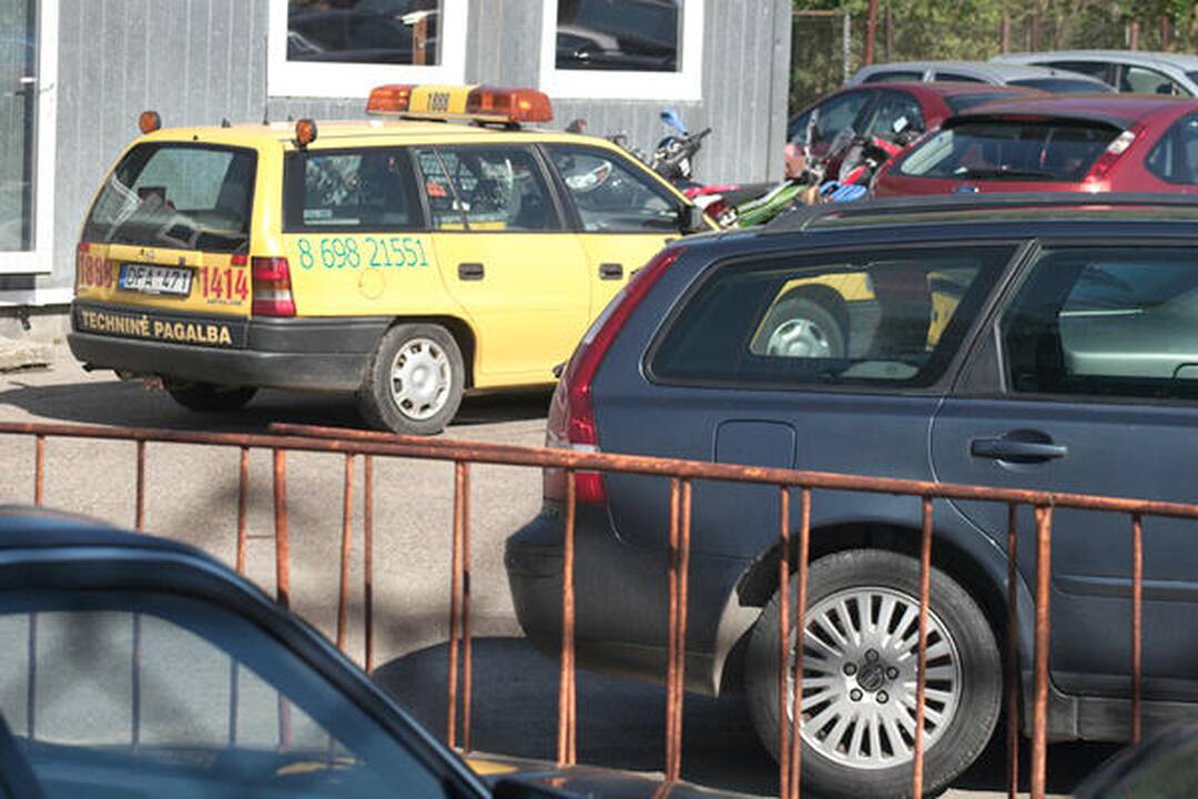 Neblaivus FNTT skyriaus viršininkas įtariamas sužalojęs motociklininką ir pabėgęs (papildyta)