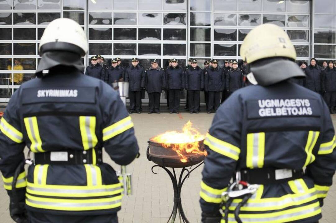 Sostinės ugniagesiai švenčia įkurtuves  