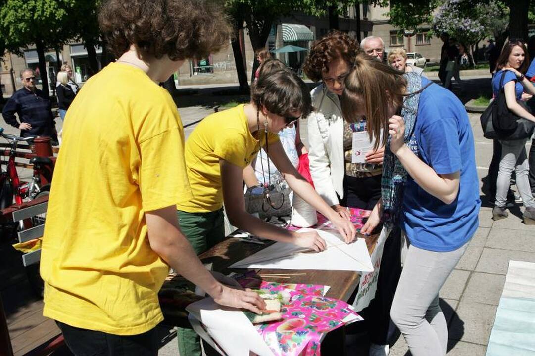 Europos dieną kauniečiai pasitiko šokiais ir dainomis