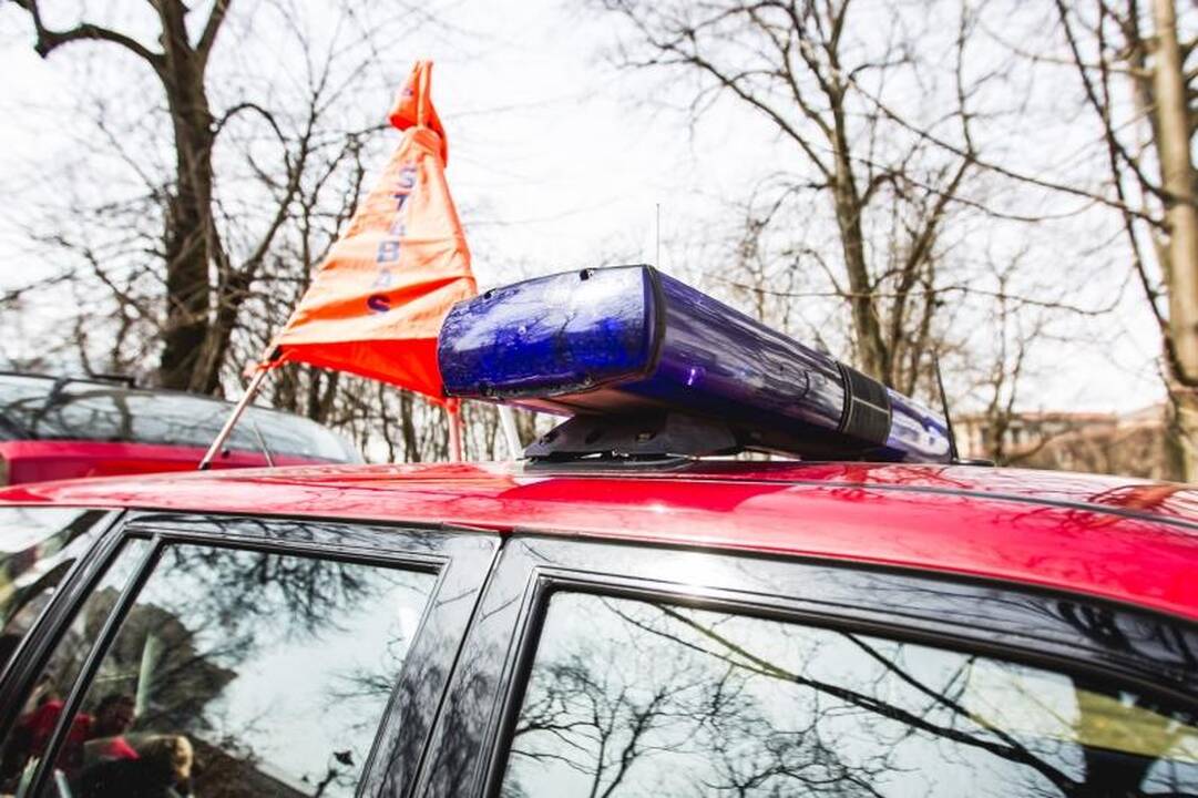 Gesinti Lėlių teatro sulėkė 7 ugniagesių automobiliai