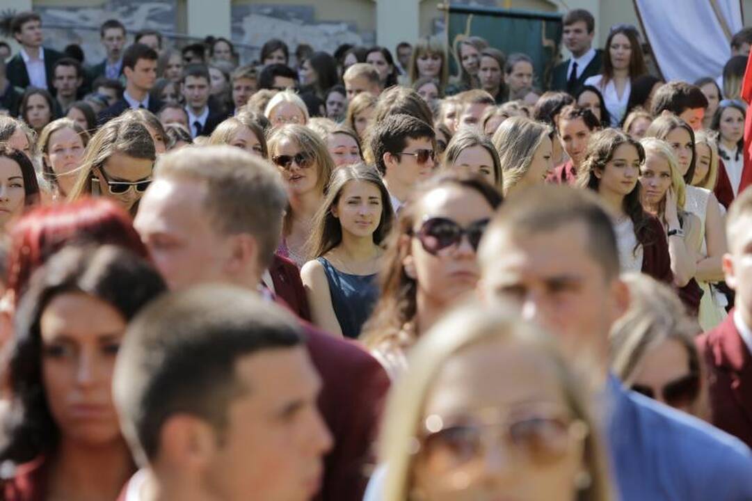Klaipėdos moksleiviams aidėjo paskutinis skambutis