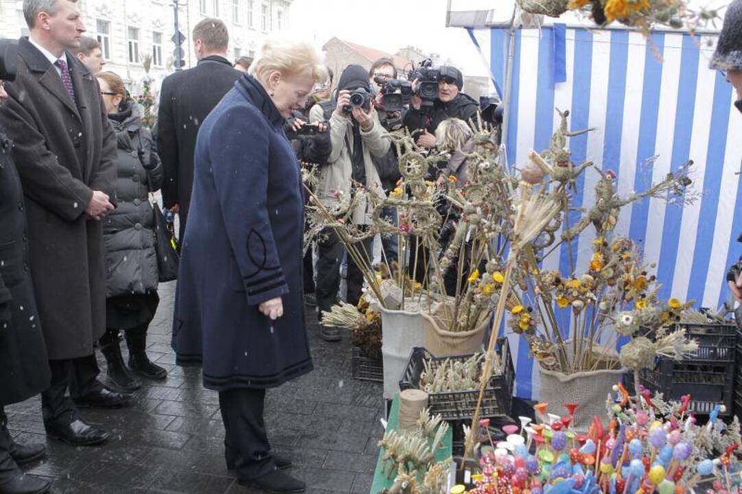 Mugėje įsigytas verbas Prezidentė veš į Vatikaną