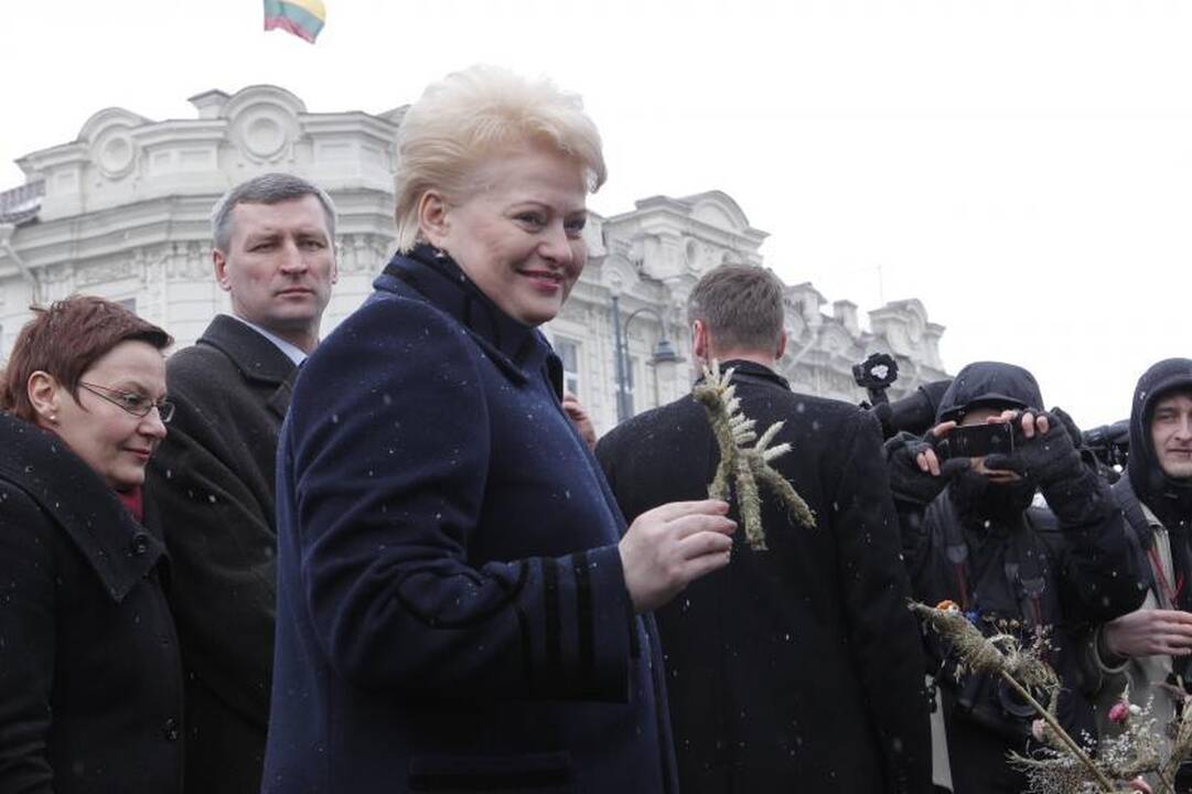 Mugėje įsigytas verbas Prezidentė veš į Vatikaną