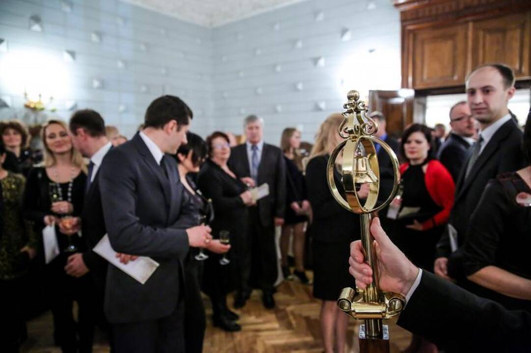 Sergantiems vaikams paaukota 100 tūkst. litų 