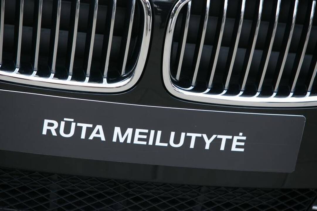 Olimpiečiams įteikti prabangių BMW automobilių rakteliai