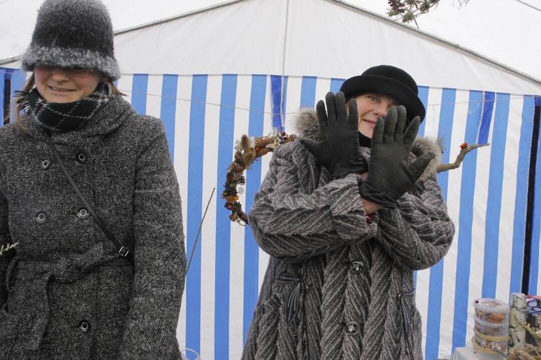 Mugėje įsigytas verbas Prezidentė veš į Vatikaną