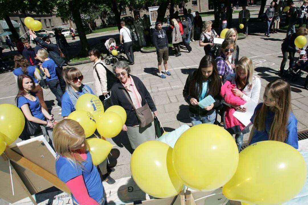 Europos dieną kauniečiai pasitiko šokiais ir dainomis