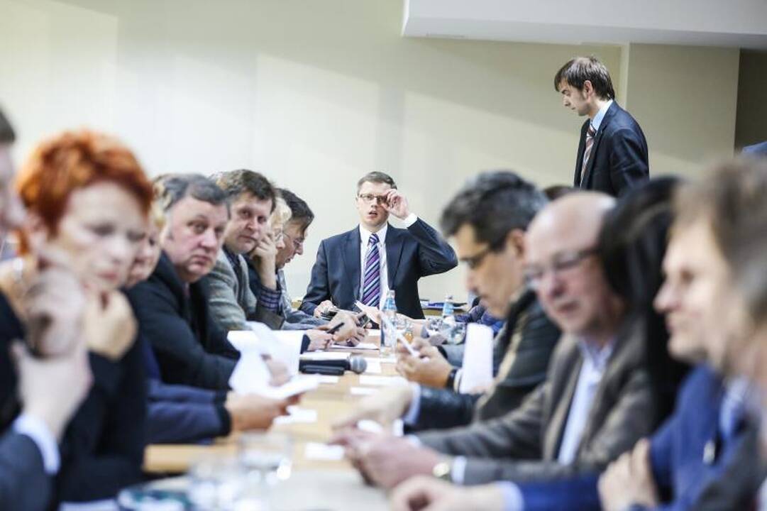 Įkūrę „Girstutį“ valdysiančią įstaigą, politikai šoko į vandenį