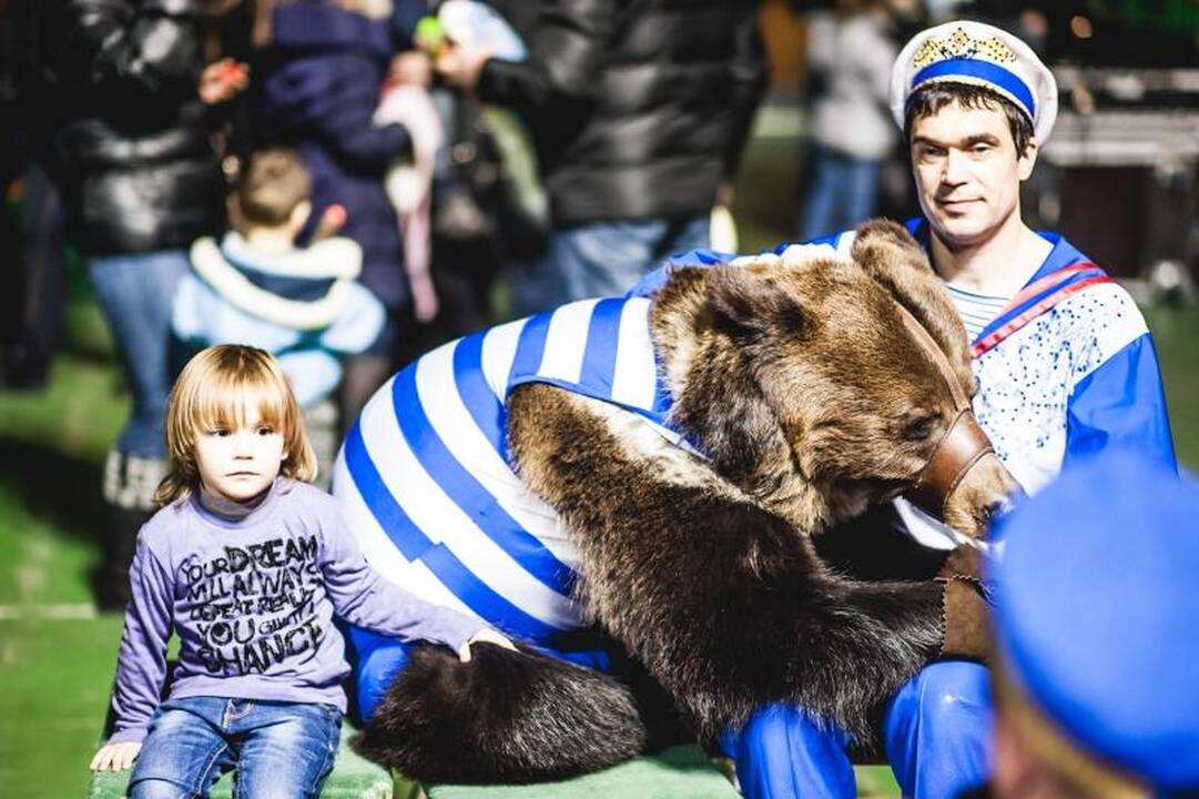 Nepaisant protestų, Kaune drambliai šoko „Gangnam style“ ritmu