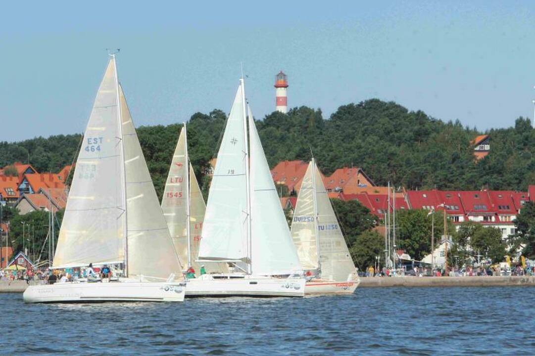 Kuršių marių regata: įpusėjus regatai verda kova dėl pirmųjų vietų