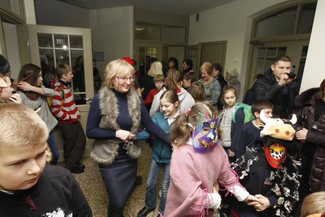 J. Karoso muzikos mokykla Užgavėnes sutiko su trenksmu