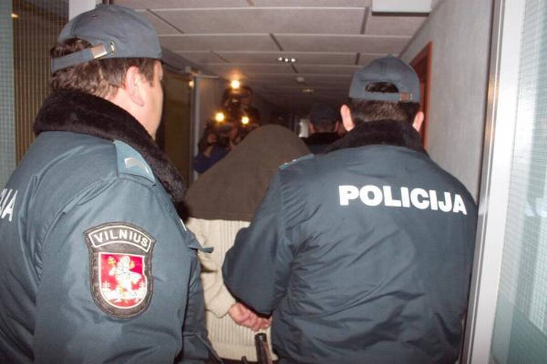 Teismas leido 3 mėnesiams suimti išžaginimu įtariamus GMPS darbuotojus (papildyta)