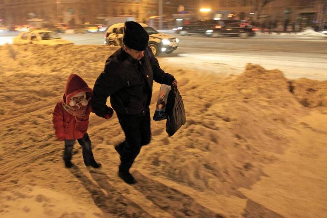 Į šalčio gniaužtus patekusiuose Europos pietryčiuose mirė penki žmonės