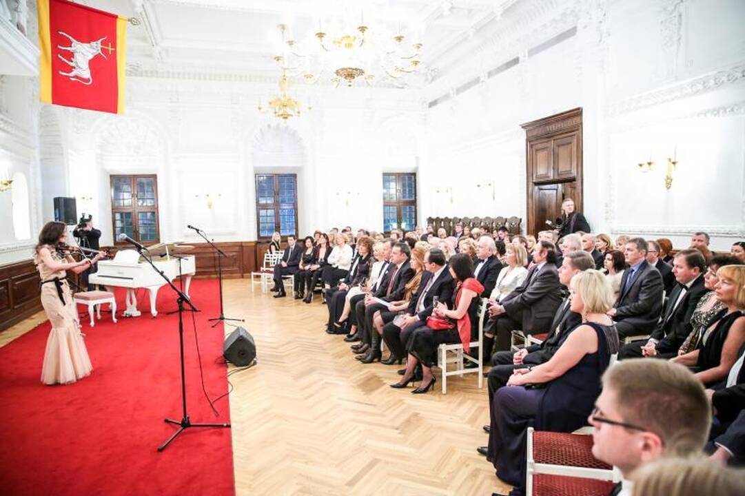 Sergantiems vaikams paaukota 100 tūkst. litų 