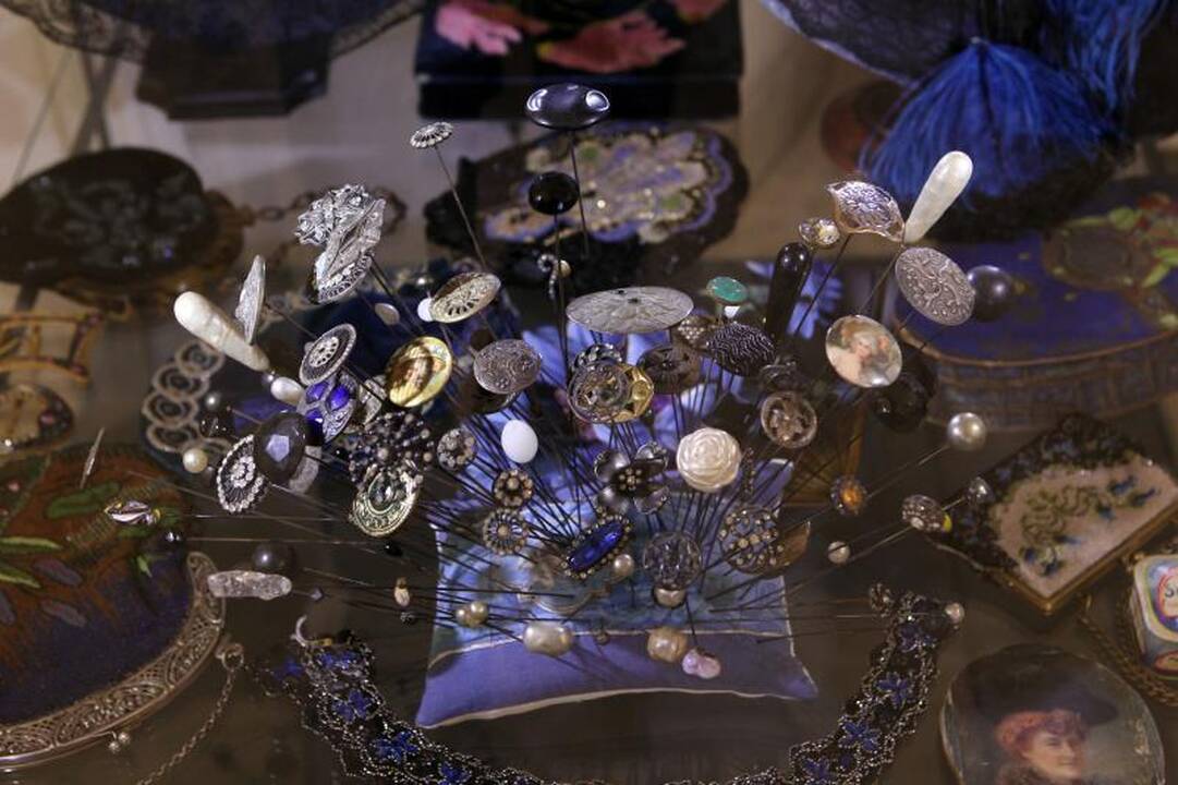 Mados gurmanams – istorinių suknelių paroda