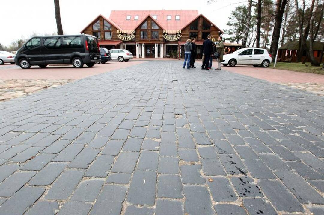 Vievio kavinės trinkelės labai panašios į buvusias Gedimino pr.