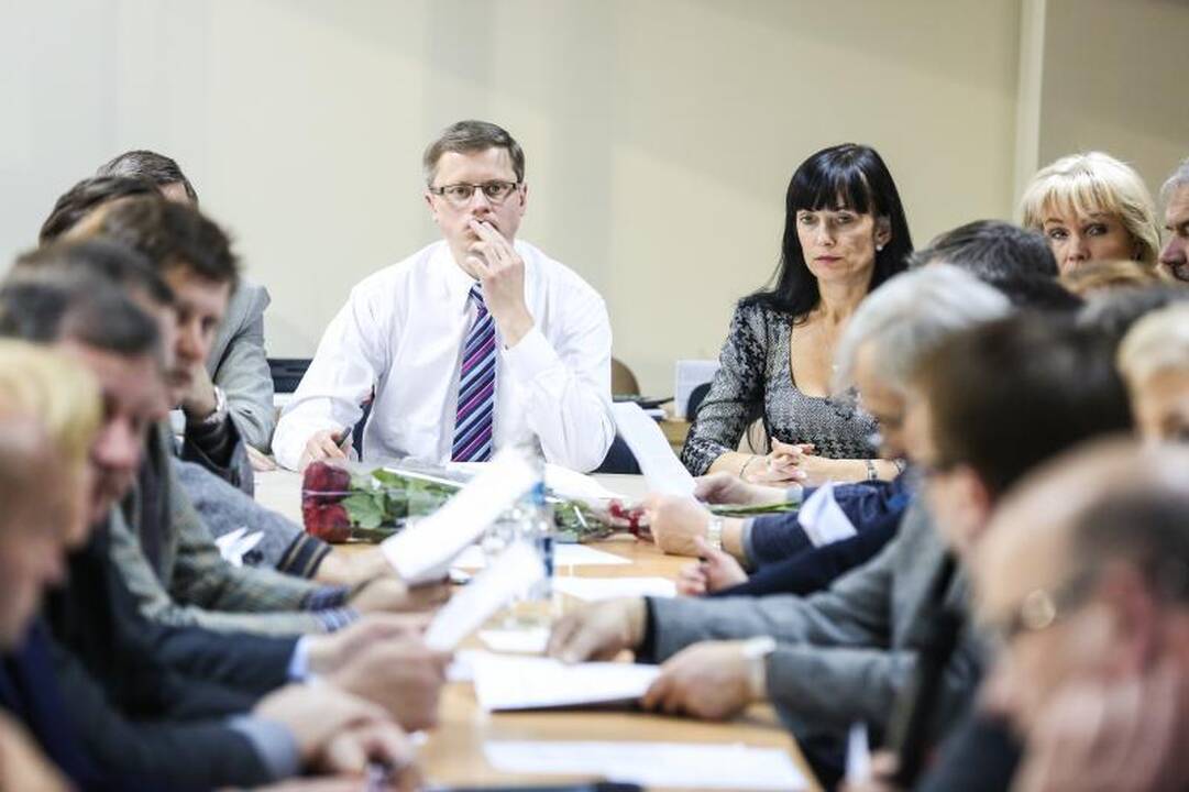Įkūrę „Girstutį“ valdysiančią įstaigą, politikai šoko į vandenį