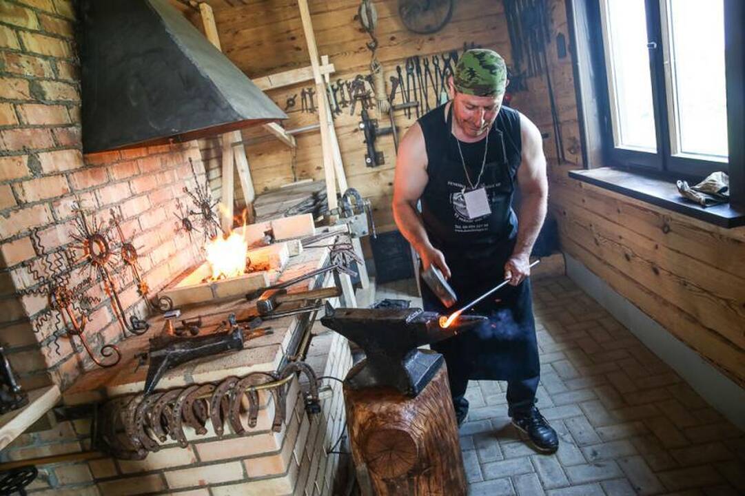 Kauno rajone atidarytas tradicinių amatų centras