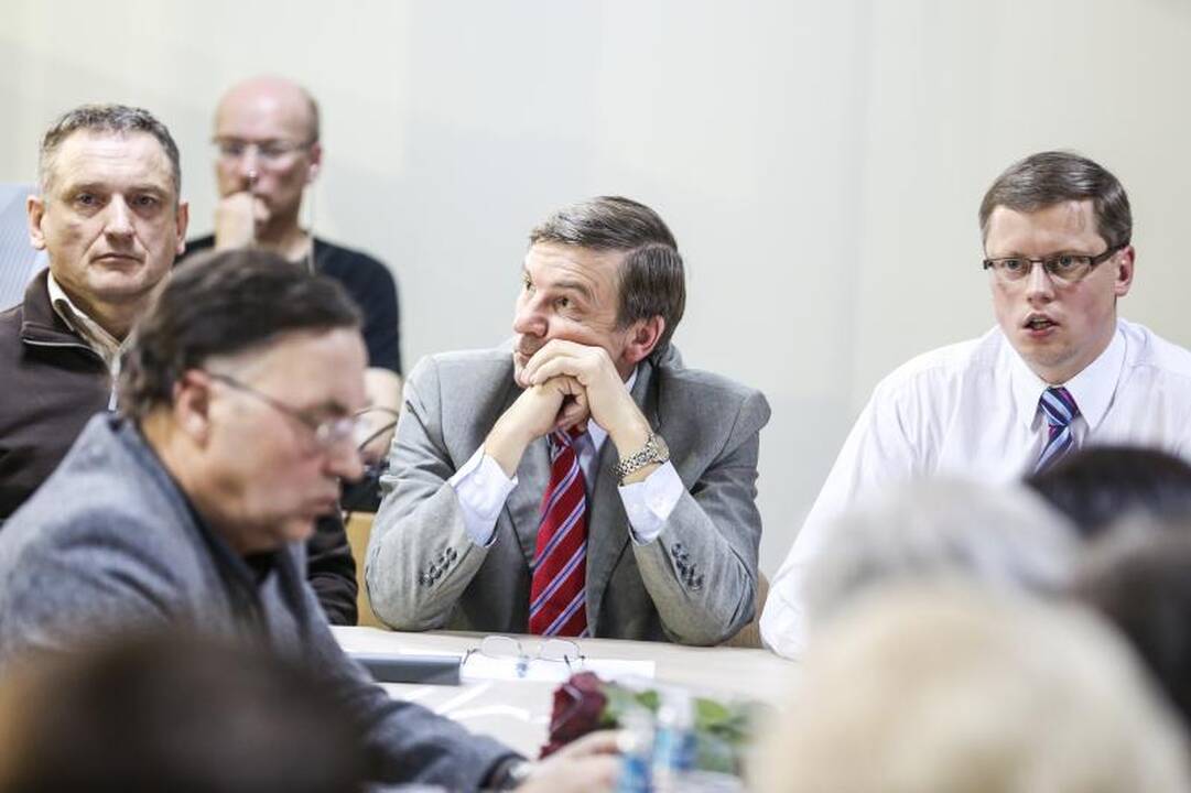Įkūrę „Girstutį“ valdysiančią įstaigą, politikai šoko į vandenį