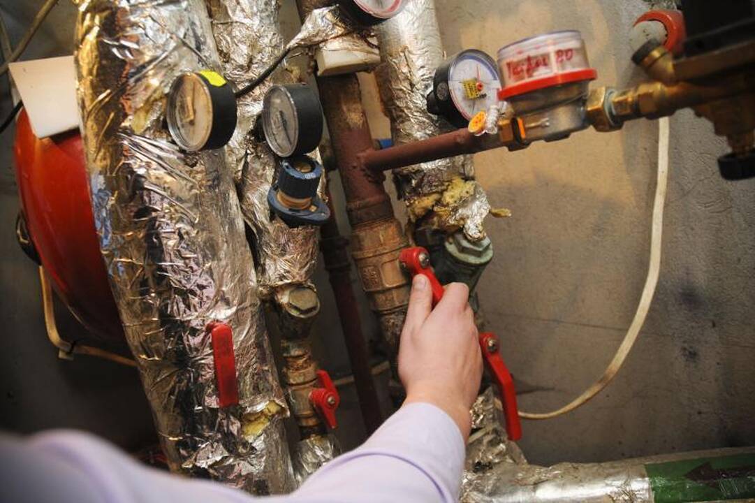 Energetikos ministerija atsiriboja nuo šilumos punktų perdavimo