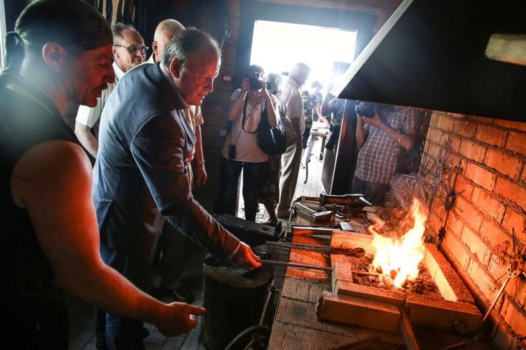 Kauno rajone atidarytas tradicinių amatų centras