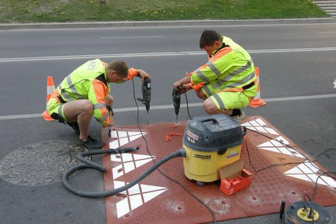 Uostamiestyje įrenginėjami greičio slopintuvai