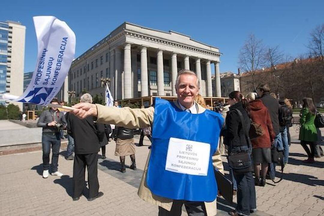 Profesinės sąjungos kyla į kovą ir gegužės 1-ąją žada eitynes