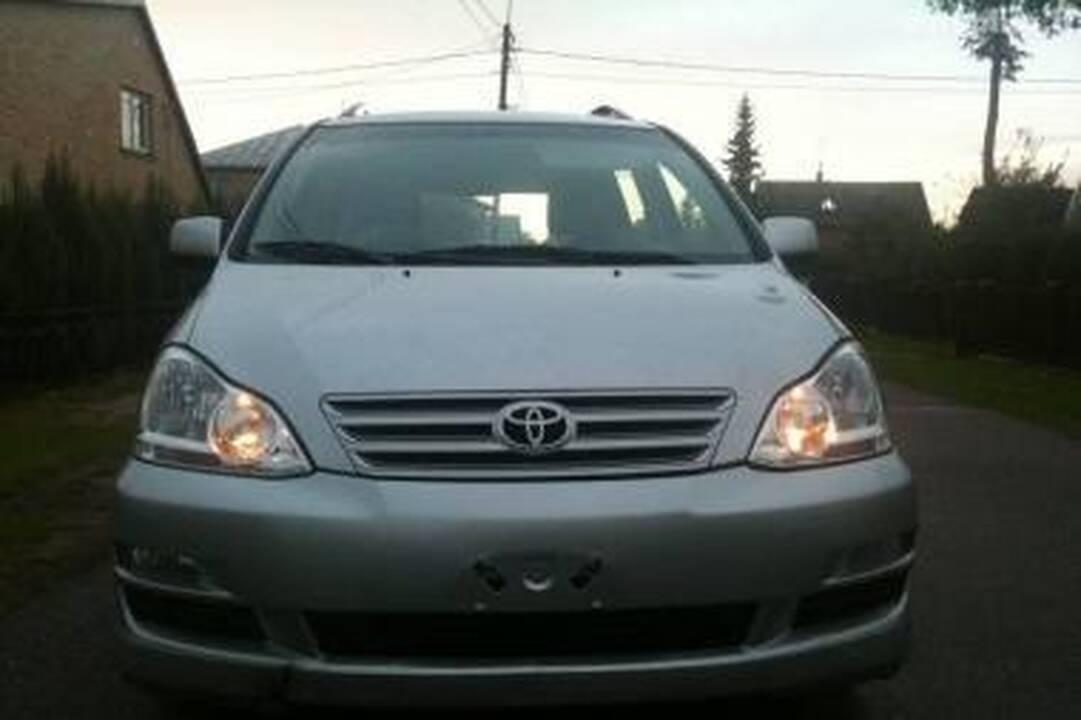 Vilijampolėje, pagrasinęs peiliu, jaunuolis pagrobė "Toyota" (papildyta)