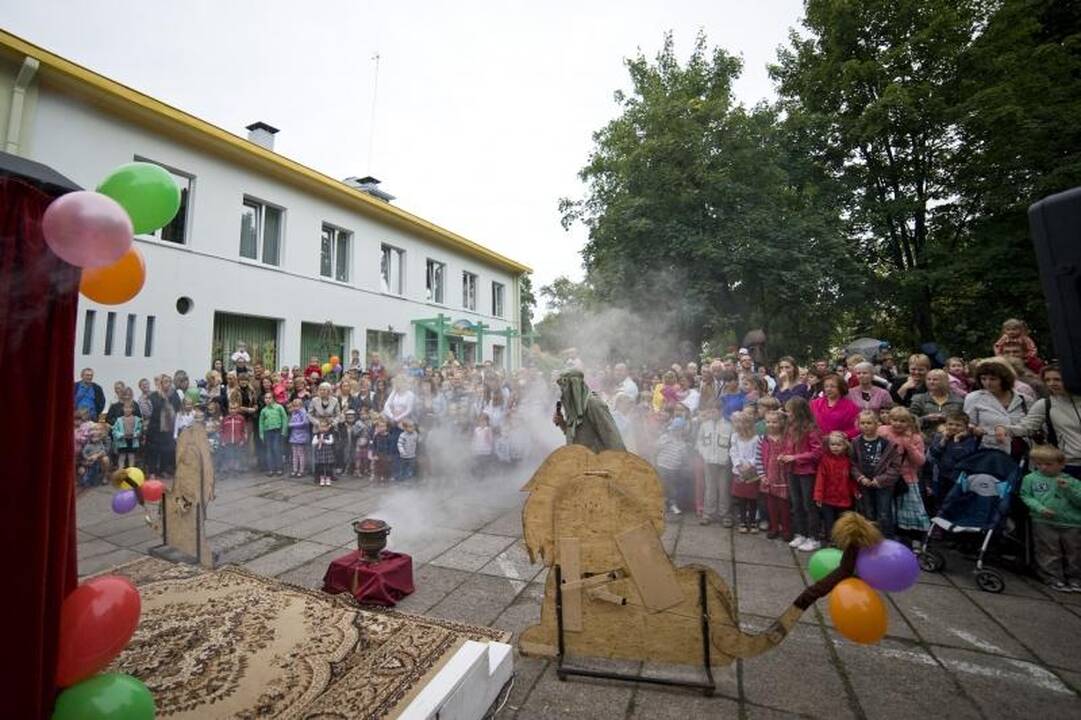 Kauno centre lėlės kvietė į pasakų miestą