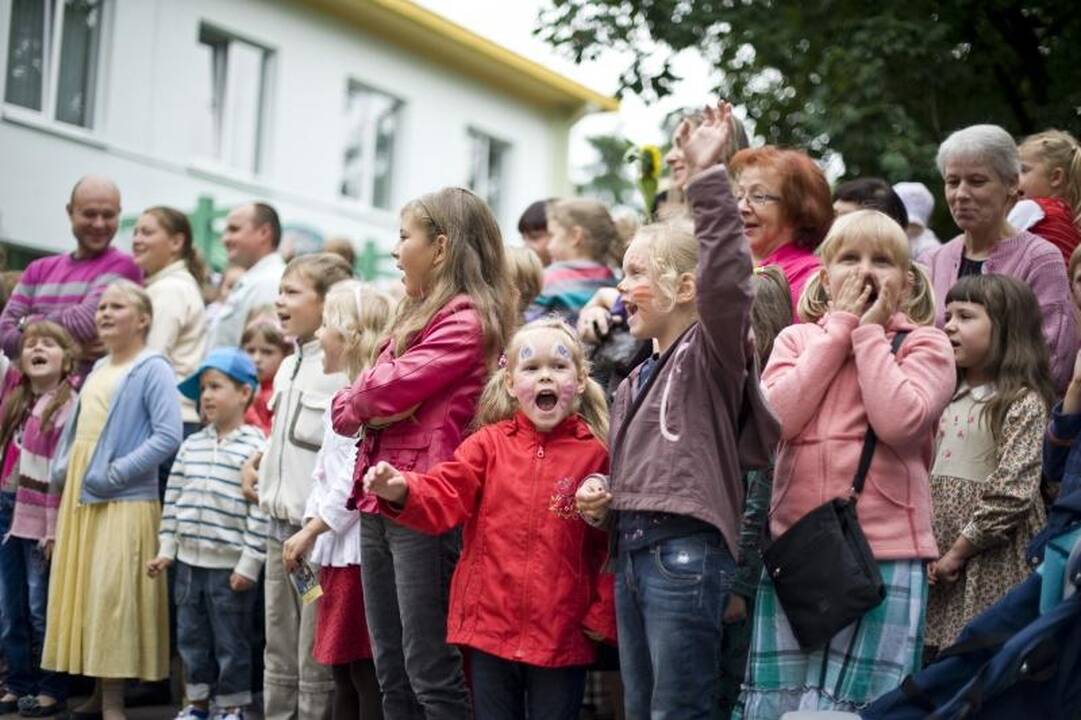 Kauno centre lėlės kvietė į pasakų miestą