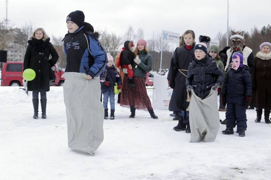 Daugiabučių kiemuose – konkursai, Lašininio bei Kanapinio kovos