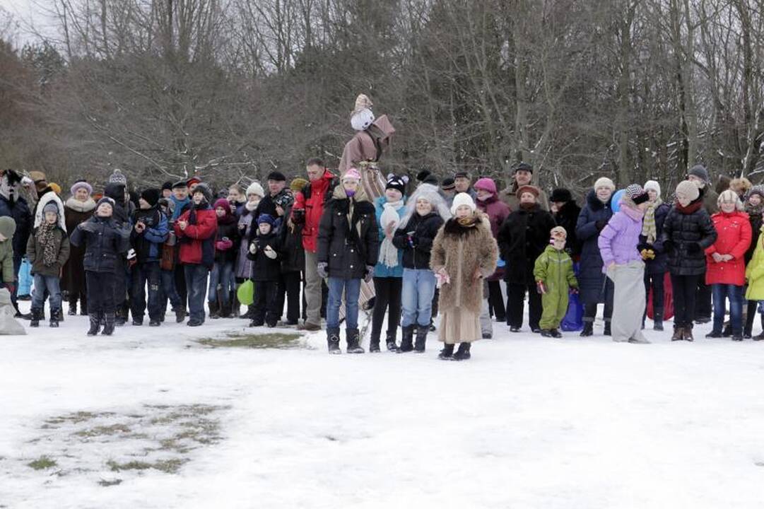 Daugiabučių kiemuose – konkursai, Lašininio bei Kanapinio kovos