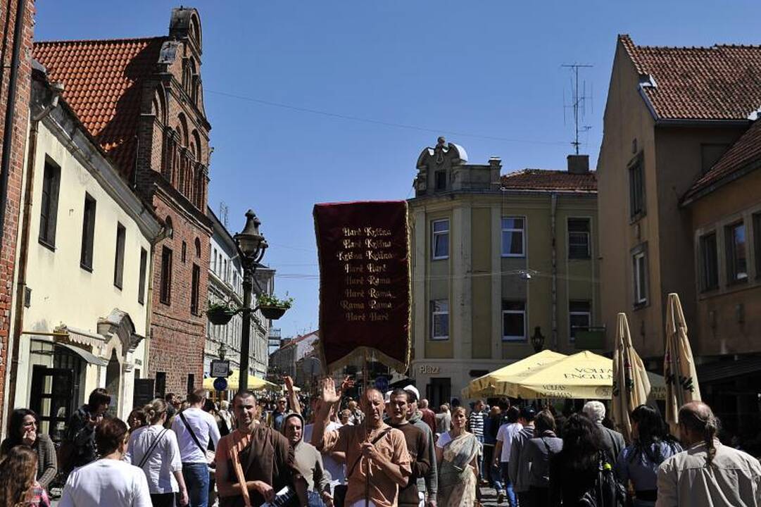 Mieste šurmuliuoja šventiškai nusiteikę kauniečiai