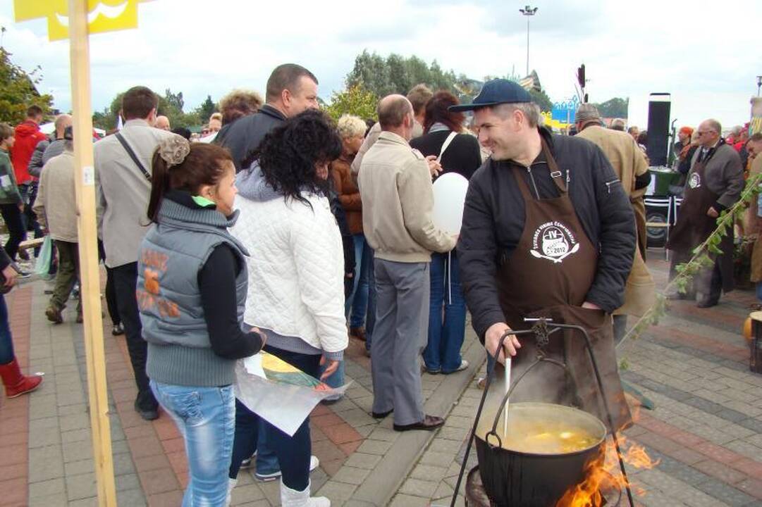 Žuvienės virimo čempionate – daugiau nei 1000 litrų sriubos
