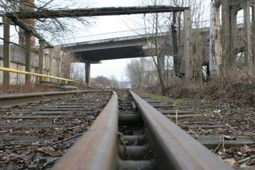 Daugybė žmonių ilgąjį savaitgalį leidžia prie jūros