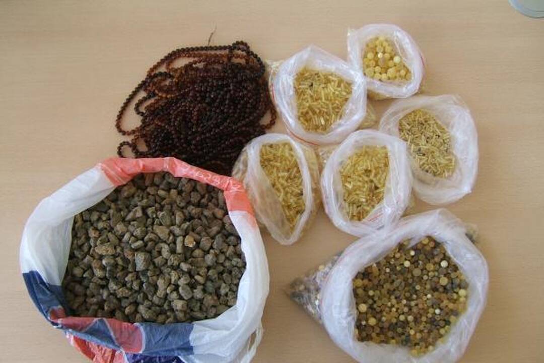 Sulaikyti neteisėtai gabenti medikamentai ir gintaras