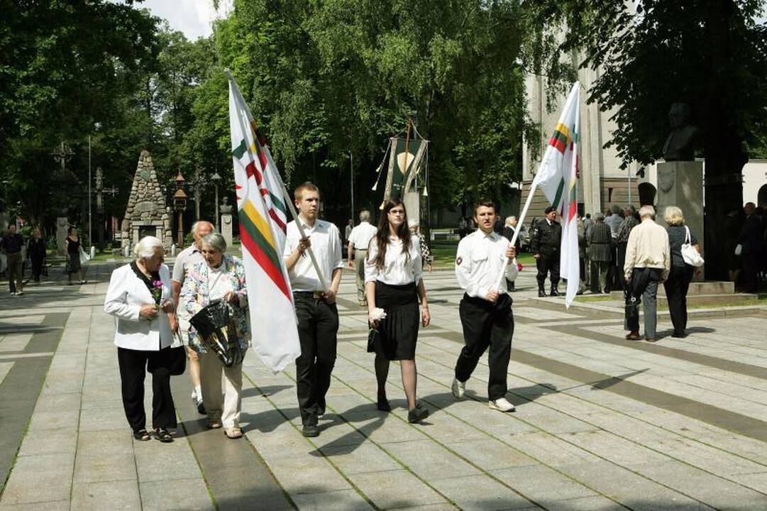Tremties prisiminimai užgožė iškilmingas kalbas
