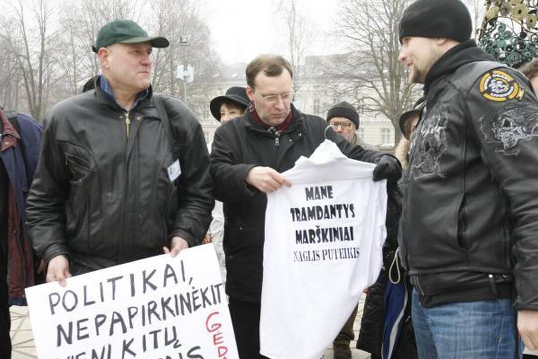Mitingą surengusiam N.Puteikiui – tramdomieji marškiniai