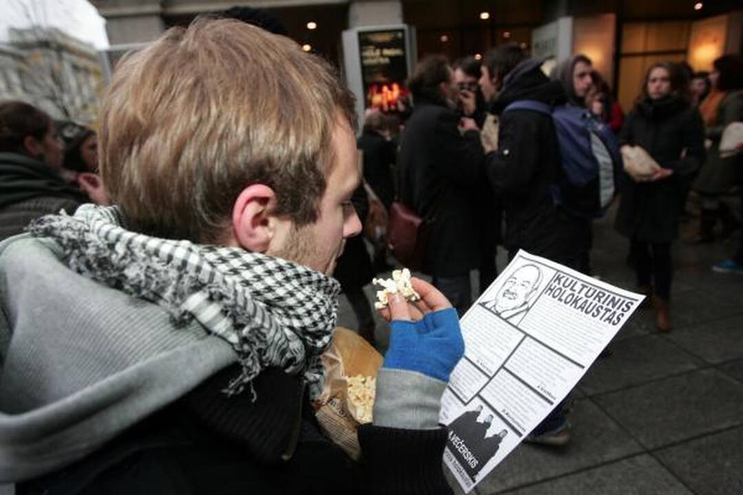 Į Nacionalinį dramos teatrą - su spragėsiais